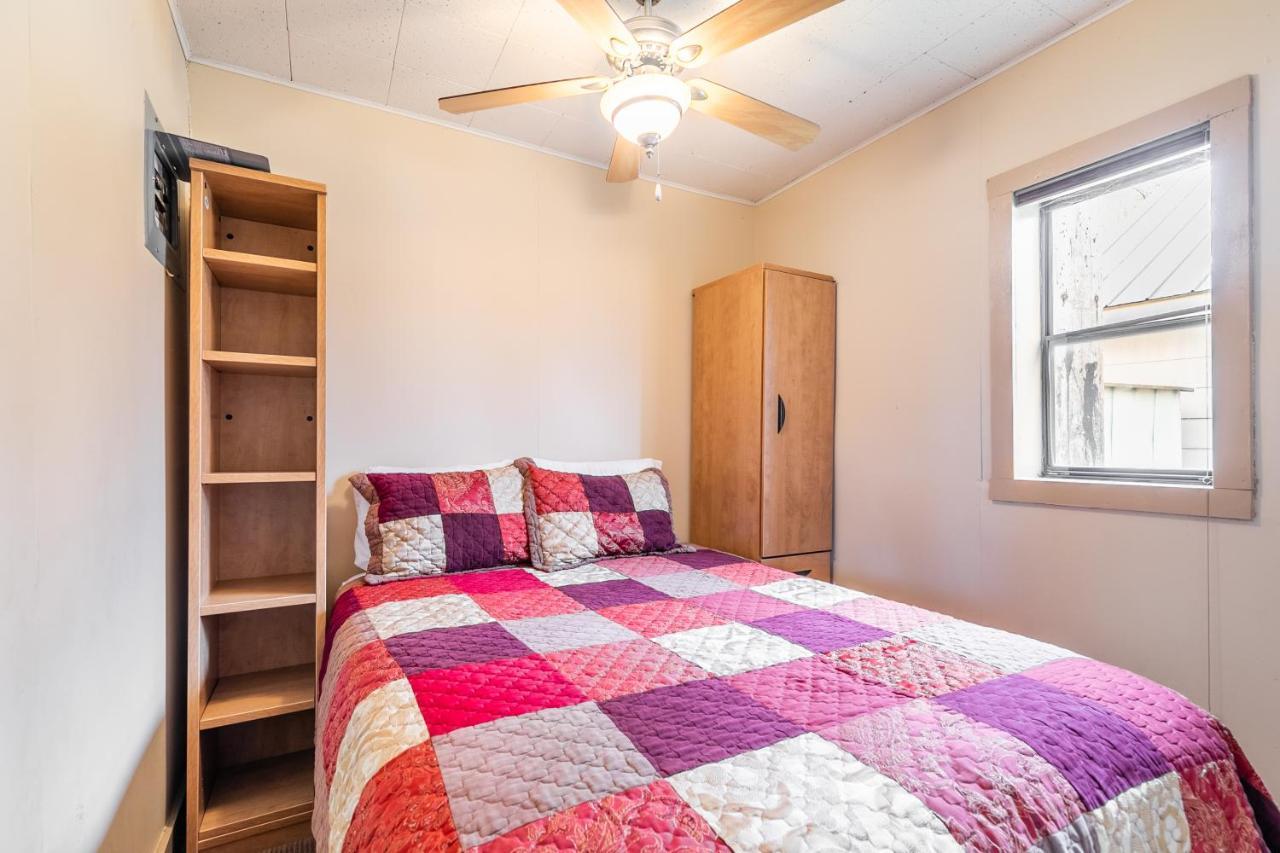 Bayside Cottage Rentals Port Rowan Exteriör bild